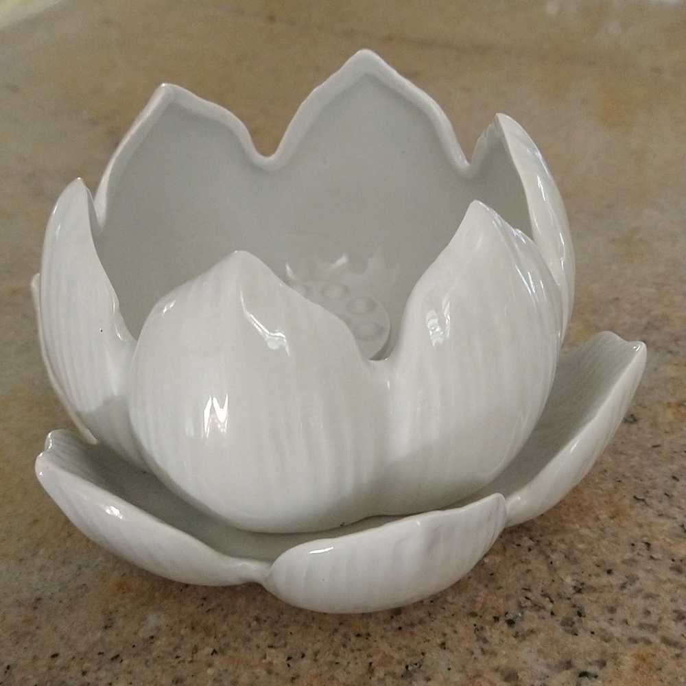 Vintage white ceramic lotus meditation flower votive candle holder vase 6x3